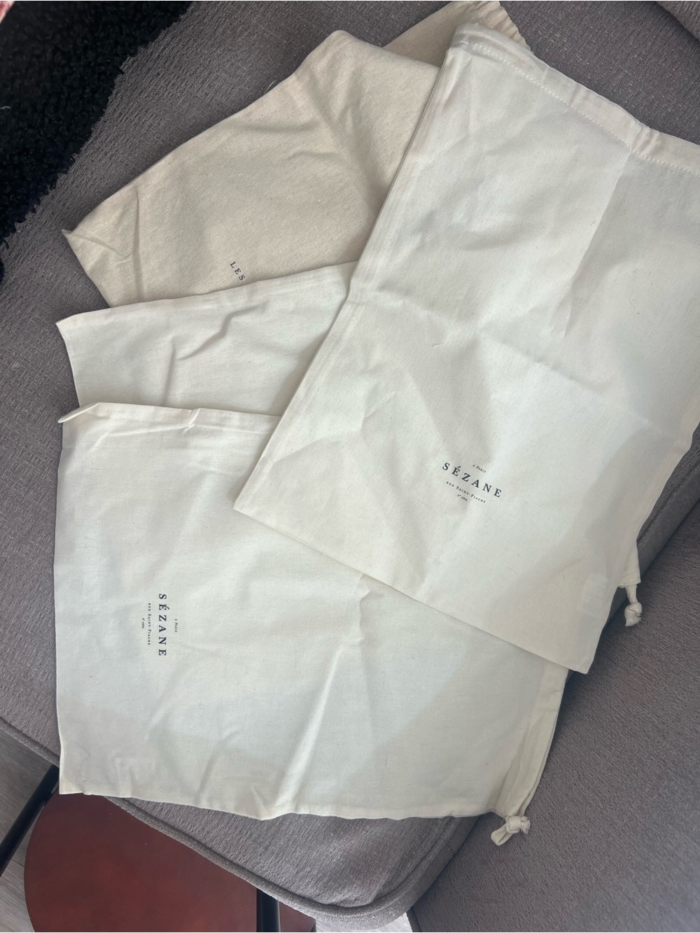 Sézane Drawstring Dust Bags (four) + Gift Bag (large) - Natural Cotton (Set)